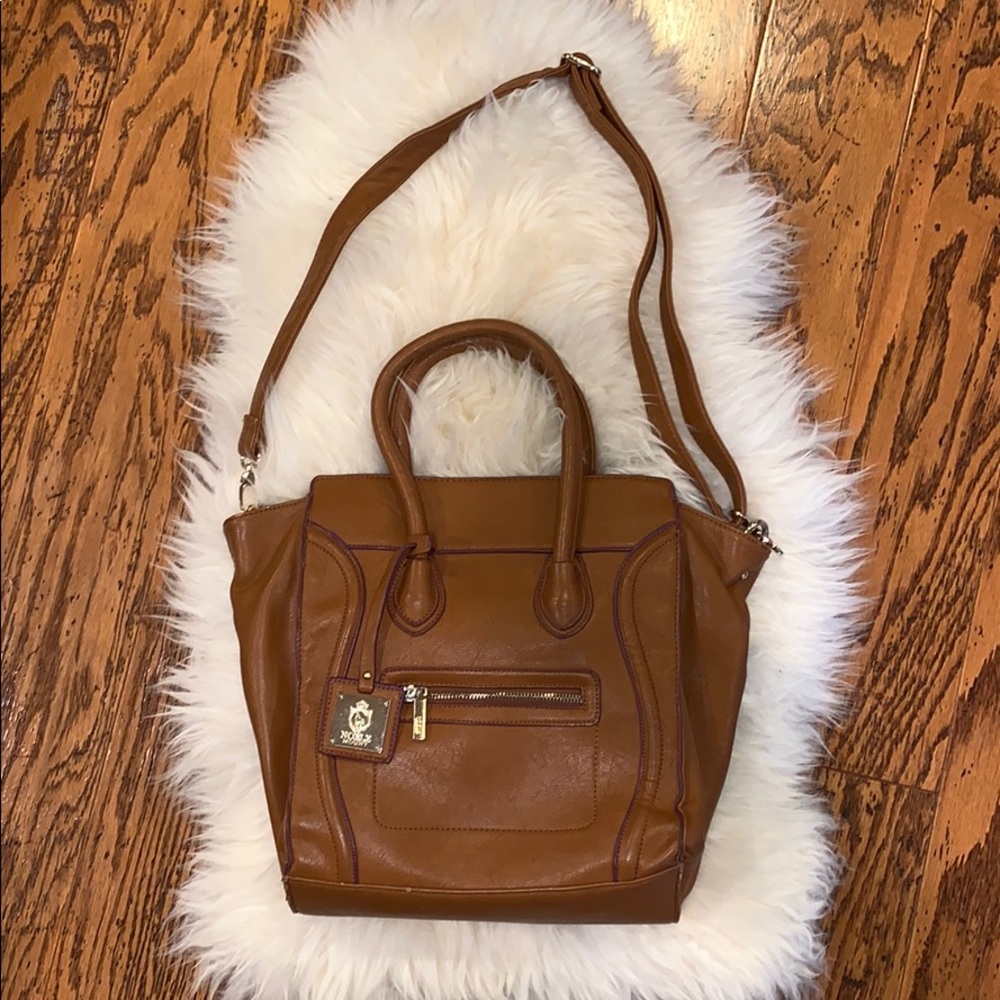 Trendy shoulders bag